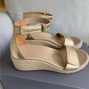 Abeo Gold Wedge Sandals